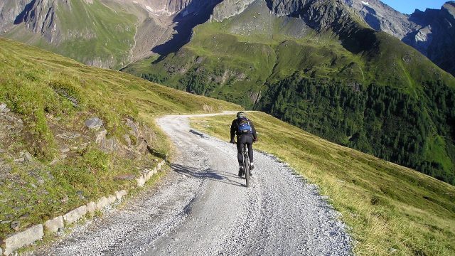 Punto e accapo – Lo Yoga e l’arte della mountain bike